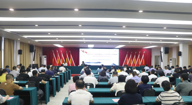 縣委理論學(xué)習(xí)中心組召開（擴(kuò)大）學(xué)習(xí)會議