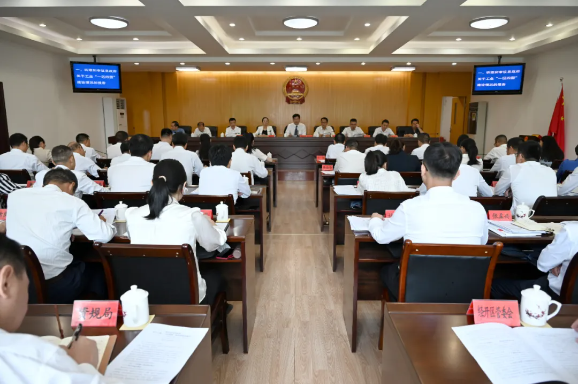 閩清縣第十八屆人大常委會第十六次會議召開